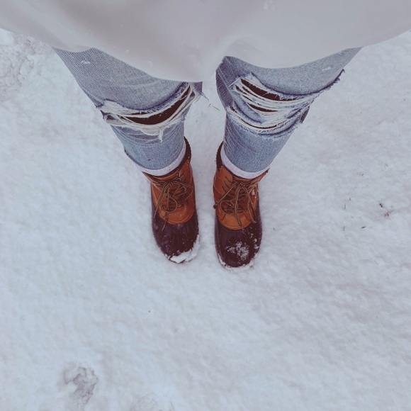 High-Wasted Ripped Jeans - Picture 3 of 3